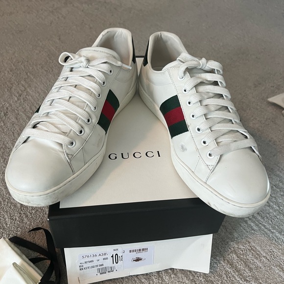 classic low-top sneaker in white leather with green and red web, crocodile back - Picture 6 of 7